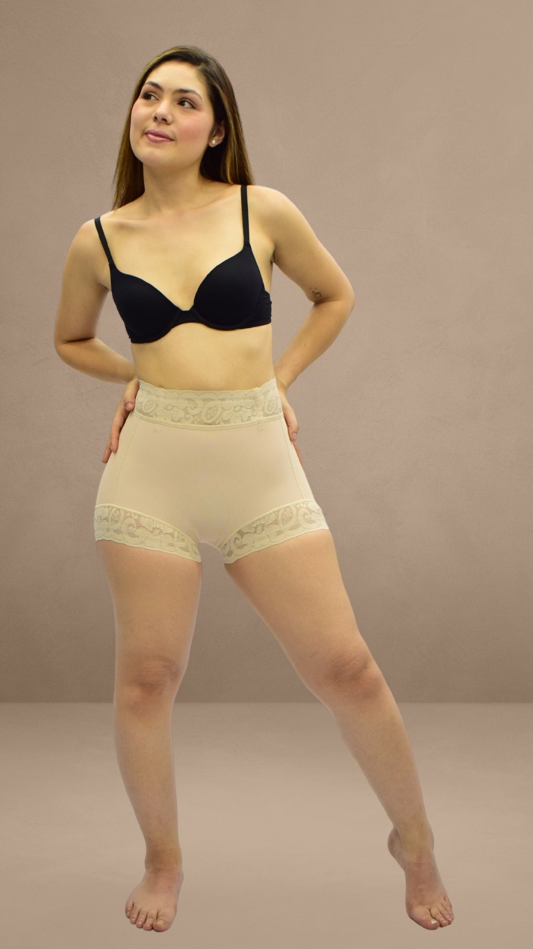 Short Moldeador Tipo Panty Beige – Abdomen Plano y Efecto Push Up Natural